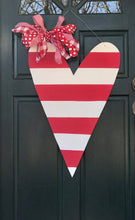 Load image into Gallery viewer, Long Striped Heart